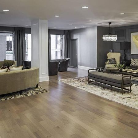 Elegant Apartment W Views At Crystal City Arlington Exterior photo