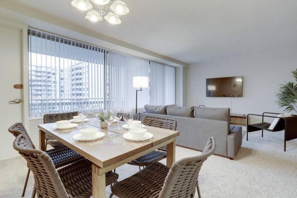 Elegant Apartment W Views At Crystal City Arlington Exterior photo