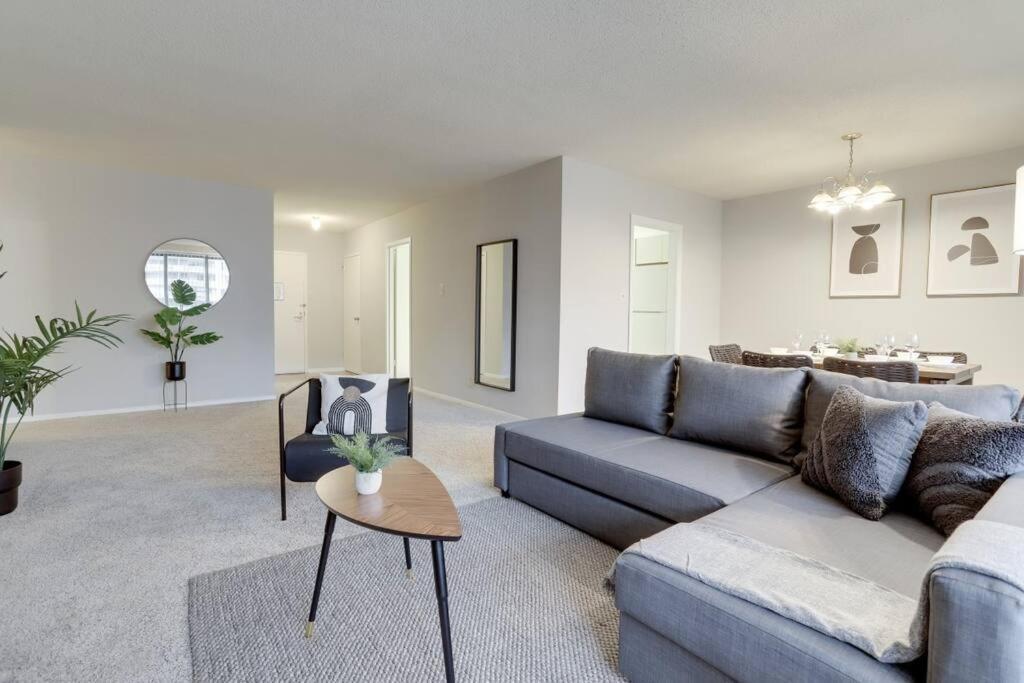 Elegant Apartment W Views At Crystal City Arlington Exterior photo